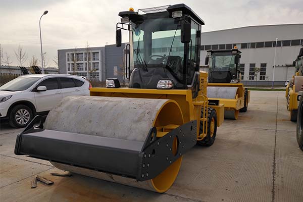 振動<a href='http://m.bjlqt.cn' target='_blank'>壓路機</a>