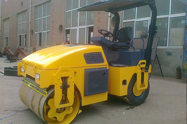 <a href='http://m.bjlqt.cn' target='_blank'>壓路機</a>