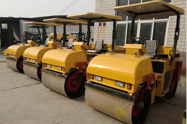 3噸<a href='http://m.bjlqt.cn' target='_blank'>壓路機</a>